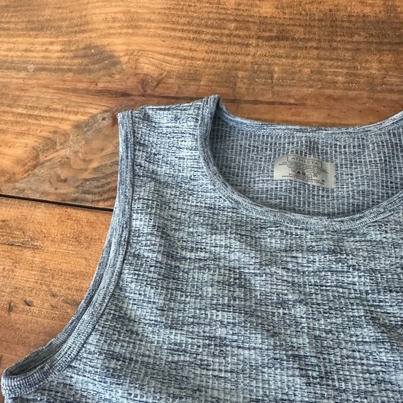 Athleta Textured Heather Blue Yoga Top Size S - Picture 2 of 5